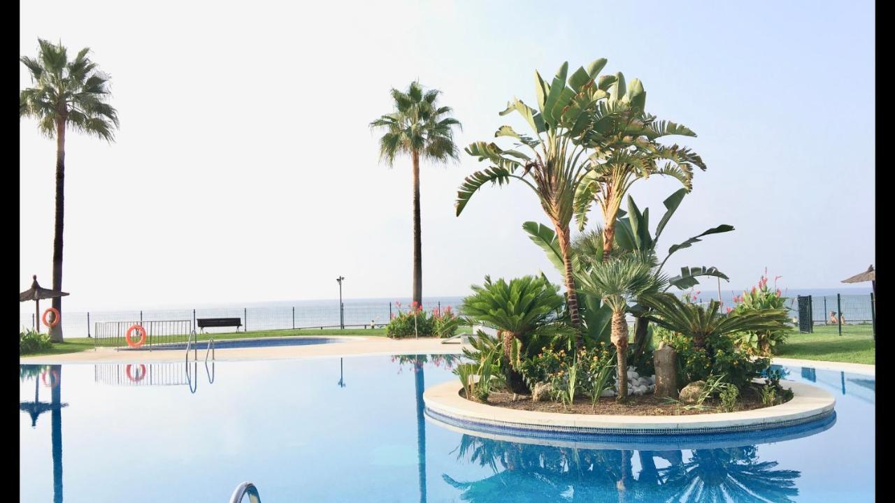 Mi Capricho B17 Beachfront Apartment Sitio de Calahonda Buitenkant foto