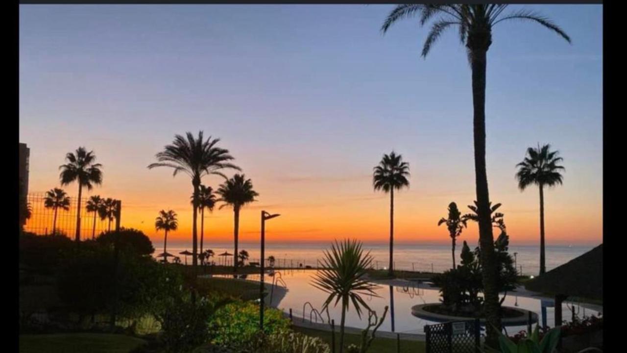 Mi Capricho B17 Beachfront Apartment Sitio de Calahonda Buitenkant foto