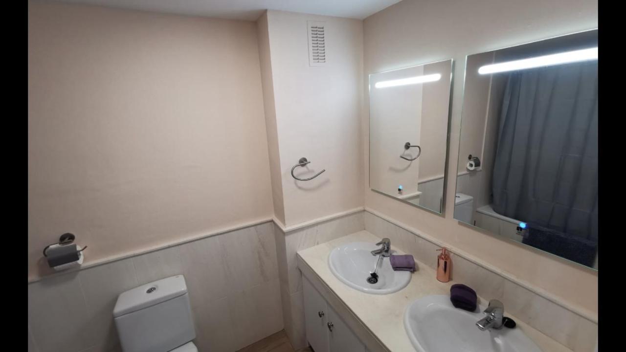 Mi Capricho B17 Beachfront Apartment Sitio de Calahonda Buitenkant foto
